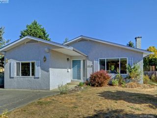 Photo 1: 1216 Loenholm Rd in VICTORIA: SW Layritz House for sale (Saanich West)  : MLS®# 769227