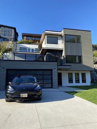 Photo 1: 2249 WINDSAIL Place in Squamish: Plateau House for sale : MLS®# R2490653