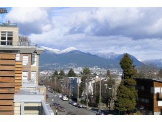 Photo 1: 2715 PRINCE EDWARD Street in Vancouver: Mount Pleasant VE Townhouse for sale in "UNO" (Vancouver East)  : MLS®# V1050307