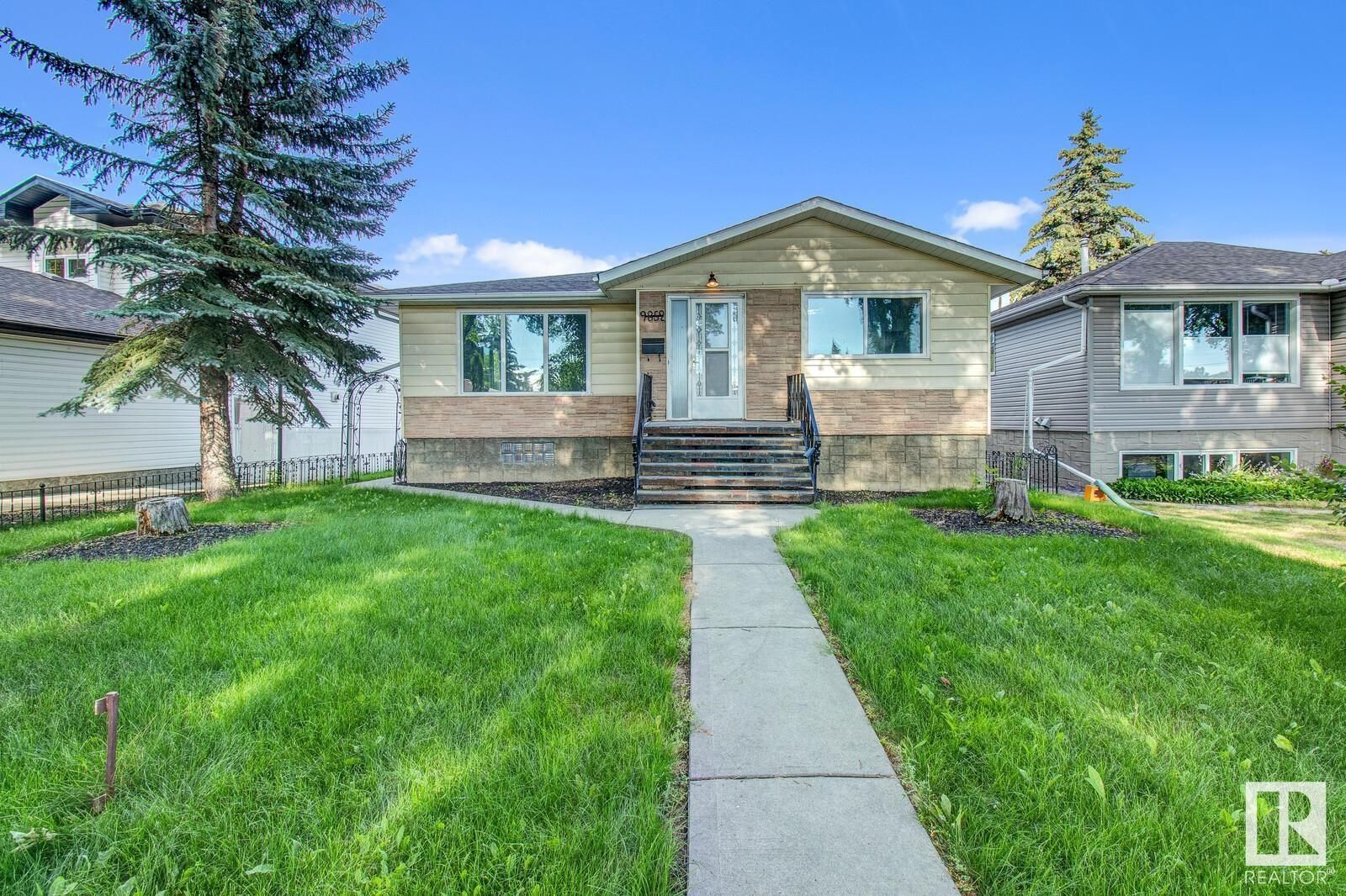 Main Photo: 9852 76 Street in Edmonton: Zone 19 House for sale : MLS®# E4307219