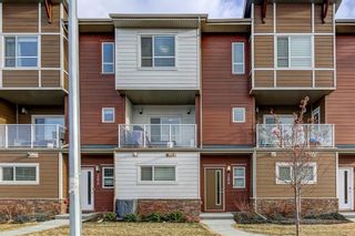 Photo 2: 284 Harvest Hills Way NE in Calgary: Harvest Hills Row/Townhouse for sale : MLS®# A2021287