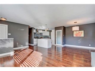 Photo 9: 5612 LADBROOKE Drive SW in Calgary: Lakeview House for sale : MLS®# C4036600