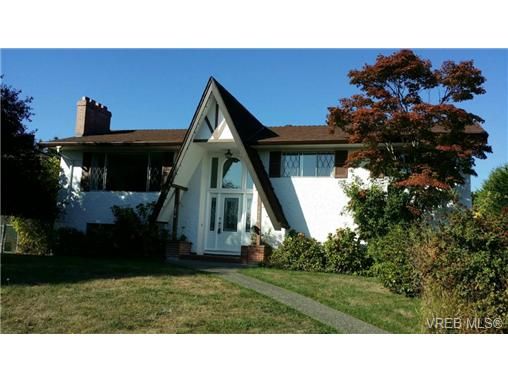Main Photo: 3976 Birchwood St in VICTORIA: SE Lambrick Park House for sale (Saanich East)  : MLS®# 683608