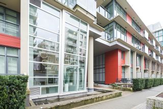 Photo 3: 320 38 W 1ST Avenue in Vancouver: False Creek Condo for sale (Vancouver West)  : MLS®# R2662898