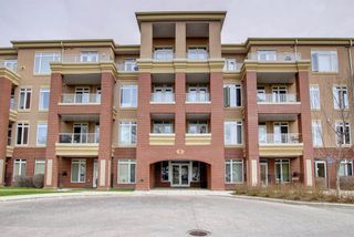 Photo 1: 203 2 Hemlock Crescent SW in Calgary: Spruce Cliff Apartment for sale : MLS®# A1217302