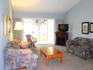Photo 2: 9 2030 Robb Ave in COMOX: CV Comox (Town of) Row/Townhouse for sale (Comox Valley)  : MLS®# 711932