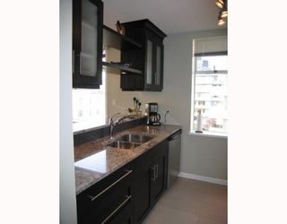 Photo 2: 403 1436 Harwood Street in Vancouver: Condo for sale : MLS®# V747284
