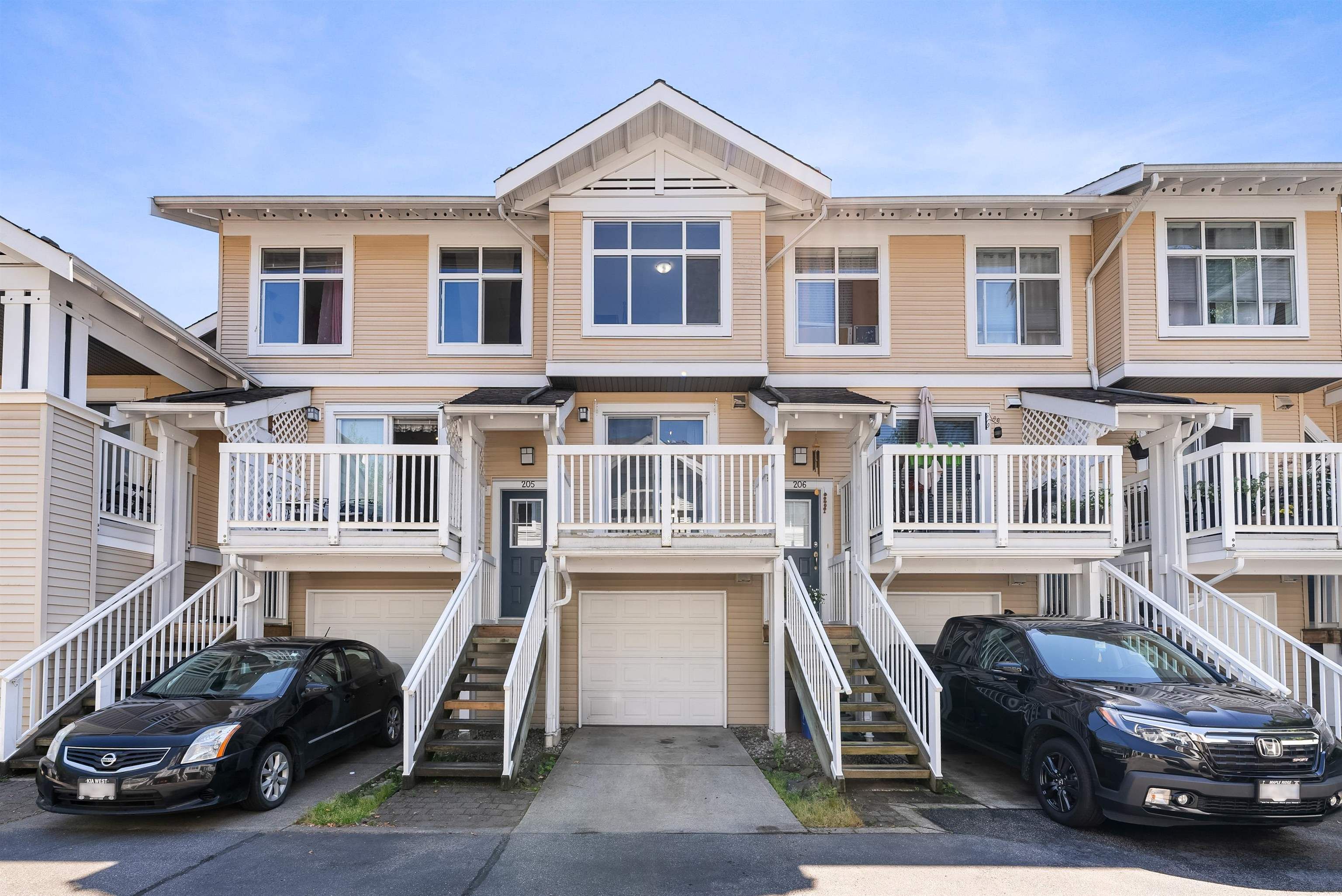 Main Photo: 205 20033 70 Avenue in Langley: Willoughby Heights Townhouse for sale in "DENIM" : MLS®# R2713500