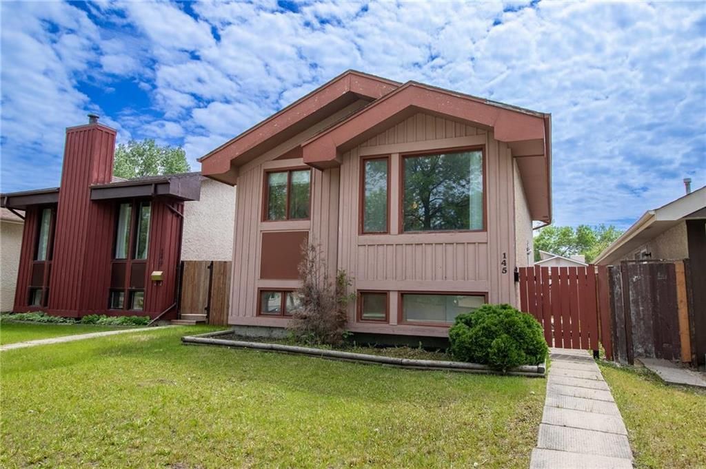 Main Photo: 145 Devonshire Drive in Winnipeg: Lakeside Meadows Residential for sale (3K)  : MLS®# 202213723