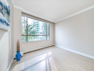 Photo 14: 309 15111 RUSSELL Avenue: White Rock Condo for sale in "Pacific Terrace" (South Surrey White Rock)  : MLS®# R2729165