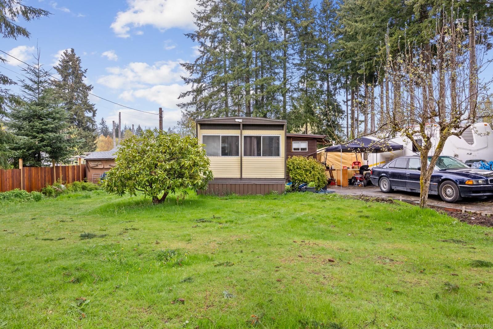 Main Photo: 4806 Lewis Rd in Campbell River: CR Campbell River Central Manufactured Home for sale : MLS®# 901701