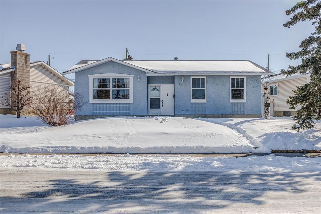Main Photo: 359 Penworth Way SE in Calgary: Penbrooke Meadows Detached for sale : MLS®# A2032613