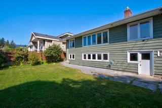Photo 6: 911 LEOVISTA Avenue in North Vancouver: Edgemont House for sale : MLS®# R2688107