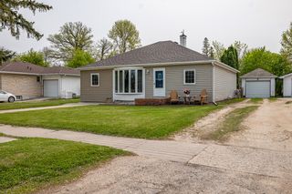 Photo 31: 302 Dufferin Avenue W in Portage la Prairie: House for sale : MLS®# 202314360