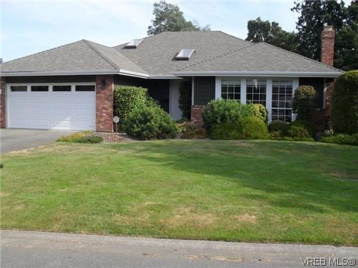 Main Photo: 4814 Sunnygrove Pl in VICTORIA: SE Sunnymead House for sale (Saanich East)  : MLS®# 621327