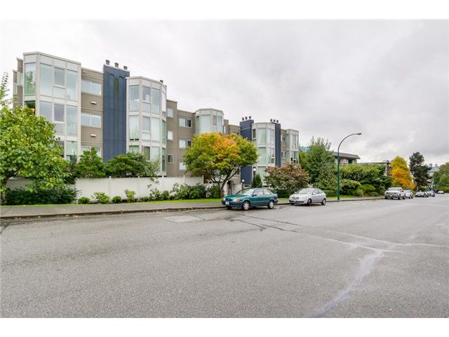 Main Photo: PH8 2238 ETON Street in Vancouver: Hastings Condo for sale (Vancouver East)  : MLS®# V1097894