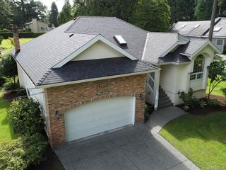 Photo 1: 9255 Jura Rd in North Saanich: NS Ardmore House for sale : MLS®# 842930