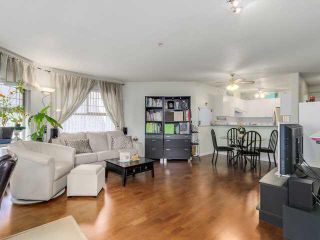 Photo 3: 401 211 TWELFTH Street in New Westminster: Uptown NW Condo for sale in "DISCOVERY REACH" : MLS®# V1135401