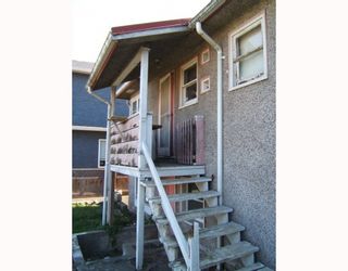 Photo 4: 3441 E 4TH Avenue in Vancouver: Renfrew VE House for sale in "RENFREW" (Vancouver East)  : MLS®# V789915