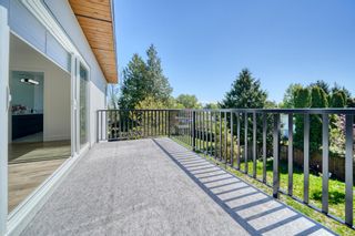 Photo 16: 15908 RUSSELL Avenue: White Rock House for sale (South Surrey White Rock)  : MLS®# R2879936