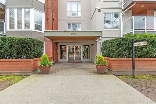 Photo 34: 302 2288 W 12TH Avenue in Vancouver: Kitsilano Condo for sale in "Connaught Point" (Vancouver West)  : MLS®# R2863234