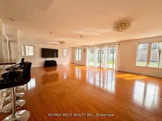 Photo 16: 26 Elmvale Crescent in Toronto: West Humber-Clairville House (2-Storey) for sale (Toronto W10)  : MLS®# W8247036
