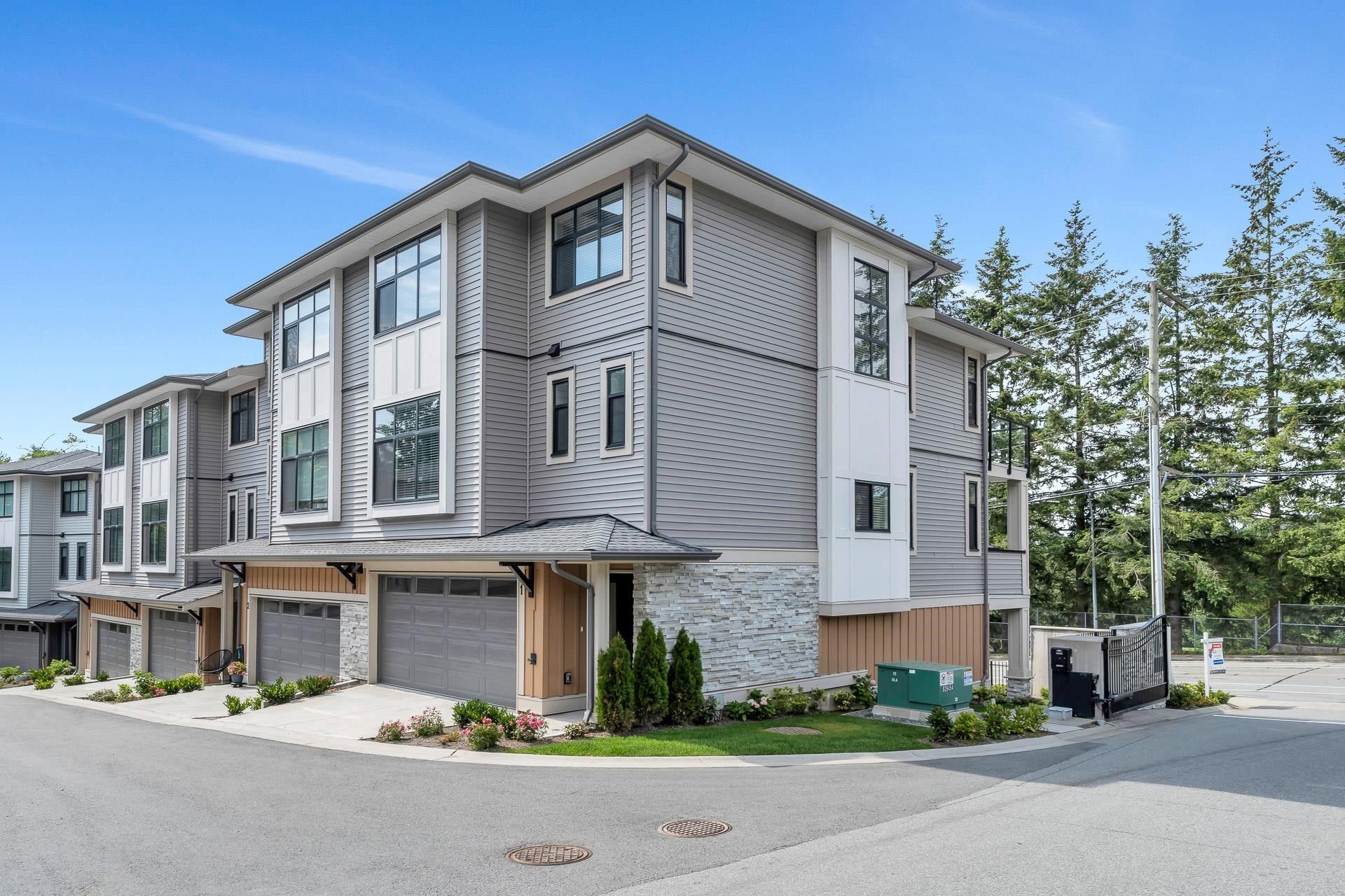 Main Photo: 1 35810 MCKEE Road in Abbotsford: Abbotsford East Townhouse for sale in "Golf Pointe Estates" : MLS®# R2793192