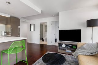 Photo 3: 1706 777 RICHARDS Street in Vancouver: Downtown VW Condo for sale (Vancouver West)  : MLS®# R2704844