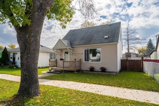 Photo 1: Move In Ready Great Price in Winnipeg: 4C House for sale (Sinclair Park)  : MLS®# 202224124