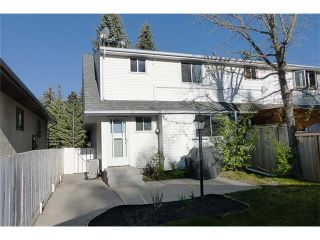 Photo 2: 11209 11 Street SW in Calgary: Southwood House for sale : MLS®# C4062440