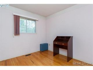 Photo 9: 2734 Roseberry Ave in VICTORIA: Vi Oaklands House for sale (Victoria)  : MLS®# 757376