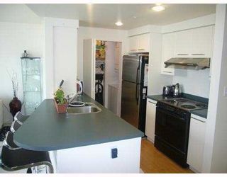 Photo 3: 902 1008 CAMBIE Street in Vancouver: Downtown VW Condo for sale in "WATERWORKS" (Vancouver West)  : MLS®# V789202