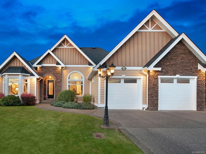 FEATURED LISTING: 2116 Forest Grove Dr CAMPBELL RIVER
