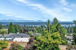 Photo 2: 749 Bowen Dr in Campbell River: CR Willow Point House for sale : MLS®# 941802