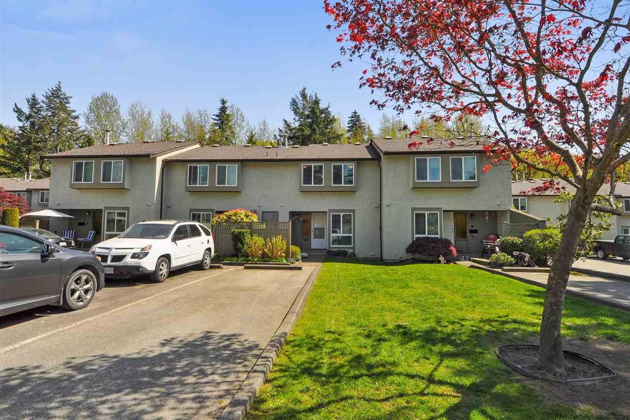 Main Photo: 42 3190 TAHSIS Avenue in Coquitlam: New Horizons Townhouse for sale in "New Horizons Estates" : MLS®# R2262237