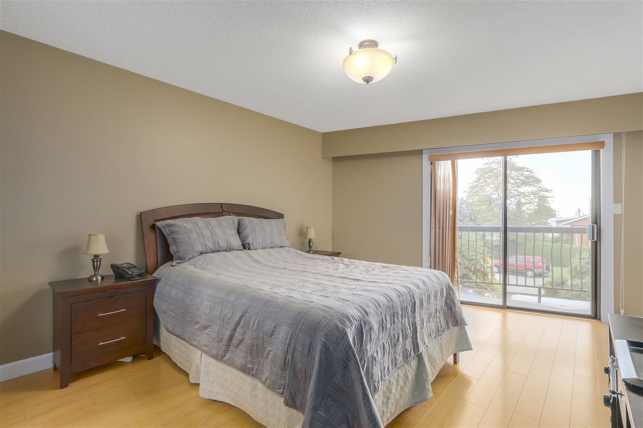 Photo 11: Photos: 6920 HYCREST Drive in Burnaby: Montecito House for sale (Burnaby North)  : MLS®# R2165155
