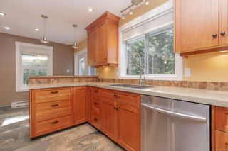 Photo 10: 3542 Desmond Dr in Langford: La Olympic View House for sale : MLS®# 912384