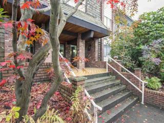 Photo 1: 117 588 E 5TH Avenue in Vancouver: Mount Pleasant VE Condo for sale in "MCGREGOR HOUSE" (Vancouver East)  : MLS®# R2124760