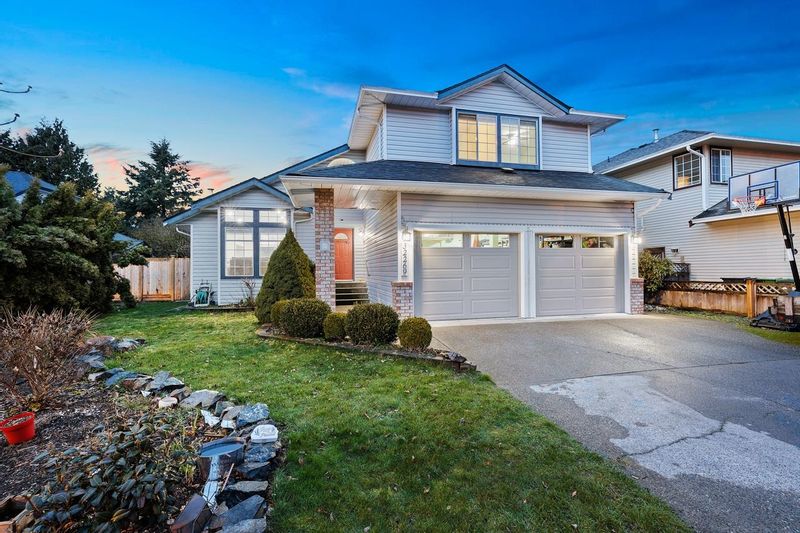 FEATURED LISTING: 32269 ROGERS Avenue Abbotsford