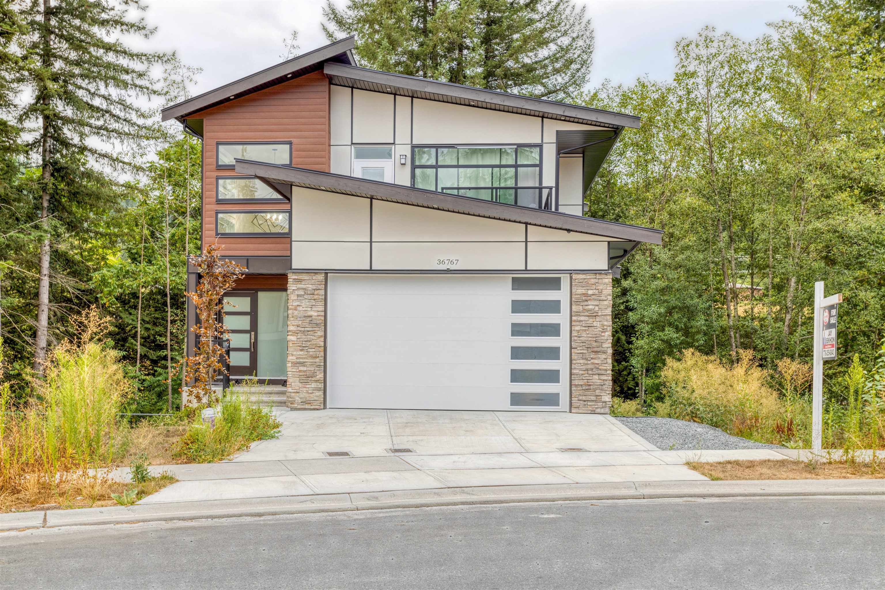 Main Photo: 36767 CARL CREEK Crescent in Abbotsford: Abbotsford East House for sale : MLS®# R2609217