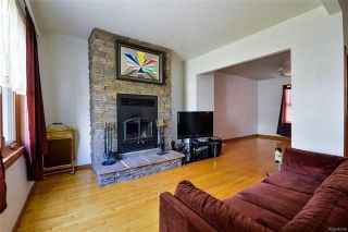 Photo 2: 42 Cobourg Avenue in Winnipeg: Residential for sale (3C)  : MLS®# 1813354