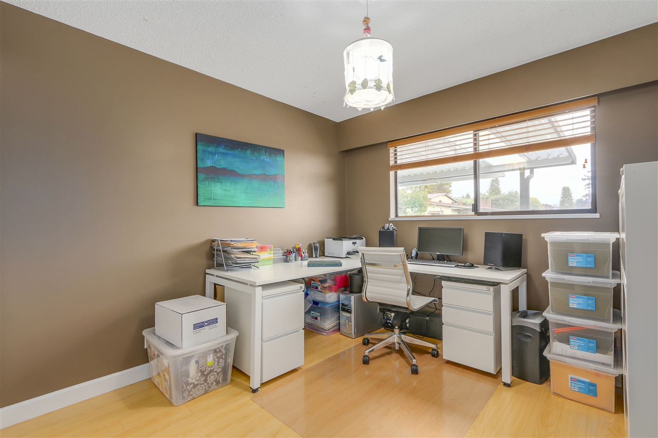 Photo 14: Photos: 6920 HYCREST Drive in Burnaby: Montecito House for sale (Burnaby North)  : MLS®# R2165155