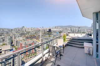 Photo 6: 2503 1775 QUEBEC Street in Vancouver: Mount Pleasant VE Condo for sale in "OPSAL" (Vancouver East)  : MLS®# R2281959