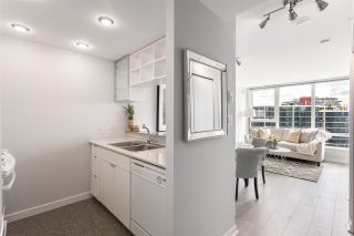 Photo 3: 2003 939 EXPO Boulevard in Vancouver: Yaletown Condo for sale in "THE MAX" (Vancouver West)  : MLS®# R2102471