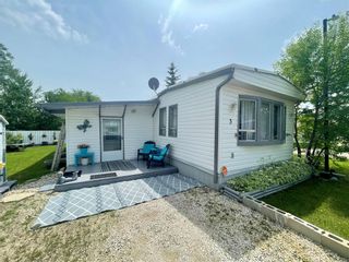 Photo 1: 3 DELTA Crescent in St Clements: Pineridge Trailer Park Residential for sale (R02)  : MLS®# 202216056