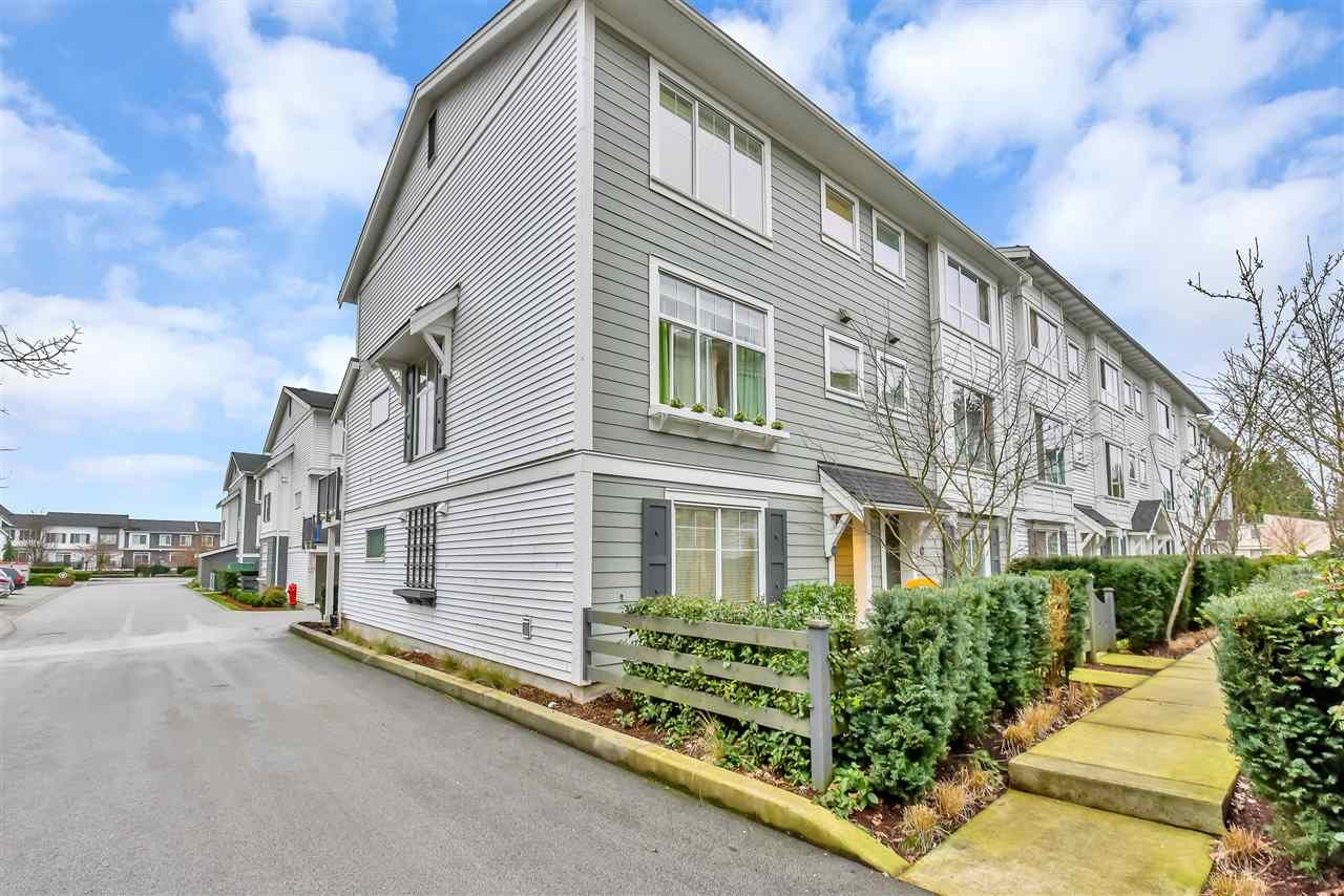 Photo 3: Photos: 151 15230 GUILDFORD Drive in Surrey: Guildford Townhouse for sale (North Surrey)  : MLS®# R2532497