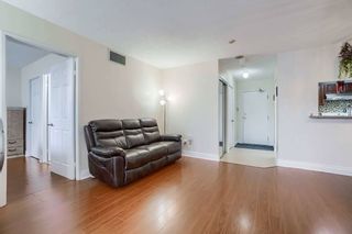 Photo 6: 912 285 Enfield Place in Mississauga: City Centre Condo for sale : MLS®# W5825621