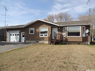 Photo 1: 20 Tripp Road in Oxbow: Residential for sale : MLS®# SK874012
