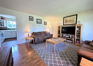 Photo 2: 8920 BARTLETT Street in Langley: Fort Langley House for sale : MLS®# R2782006