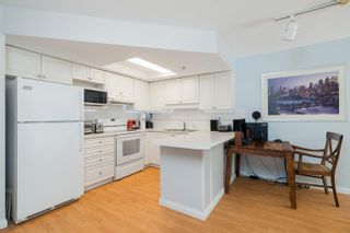 Photo 10: 302 980 W 21ST Avenue in Vancouver: Cambie Condo for sale (Vancouver West)  : MLS®# R2780832